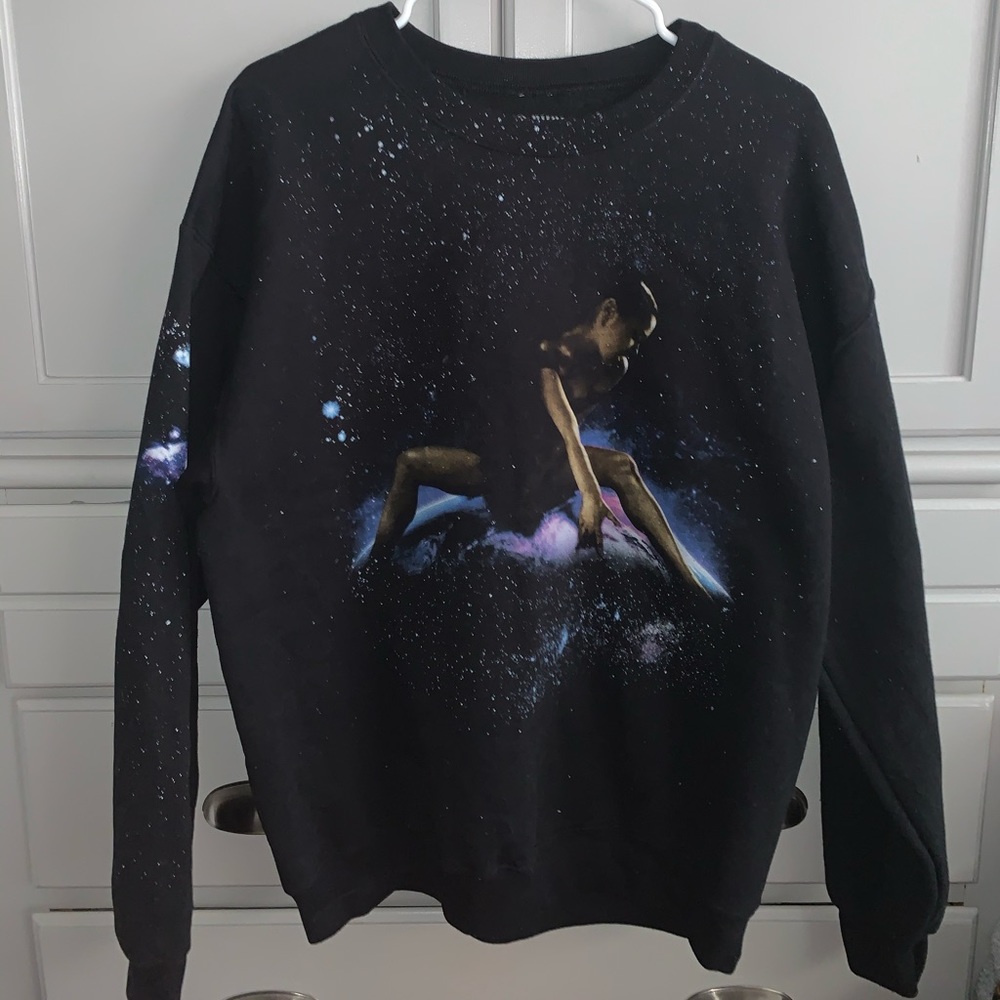 Ariana Grande God is a woman Globe Crewneck